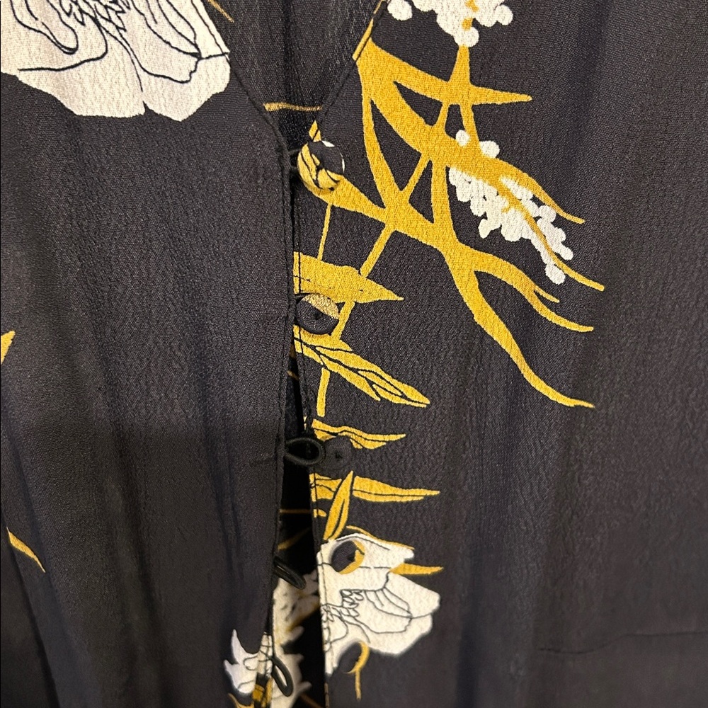 EUC Miss Selfridge Black Floral Long Sleeve kimono/robe. Size 10. - Picture 5 of 5